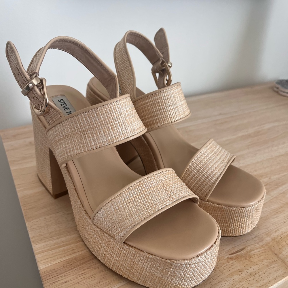 Steve Madden Beige Raffia Platform Sandals